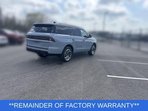 Gray Mist Metallic Tri-Coat 2025 Lincoln Navigator Reserve