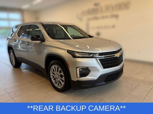 Silver Ice Metallic 2022 Chevrolet Traverse LS