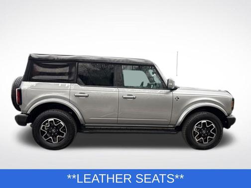 Iconic Silver Metallic 2023 Ford Bronco Outer Banks