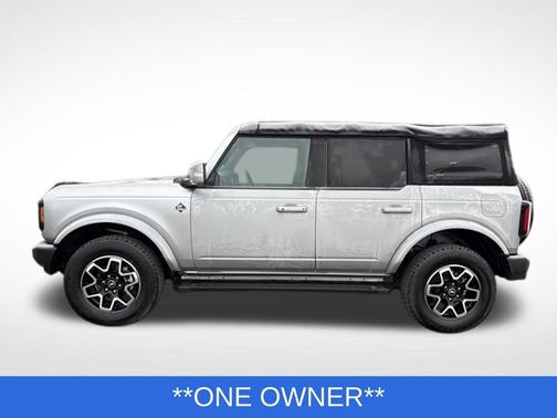 Iconic Silver Metallic 2023 Ford Bronco Outer Banks