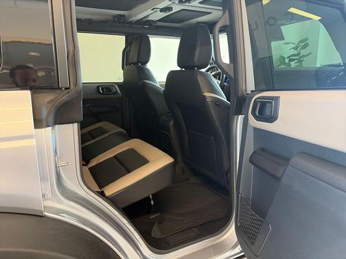 Iconic Silver Metallic 2024 Ford Bronco Wildtrak