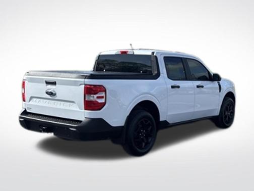 Oxford White 2024 Ford Maverick XLT