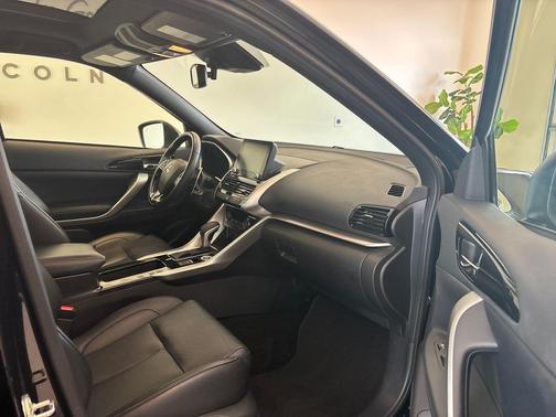 Labrador Black Pearl 2023 Mitsubishi Eclipse Cross SEL