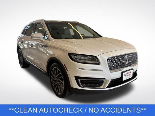 White Platinum Metallic Tri-Coat 2019 Lincoln Nautilus Reserve