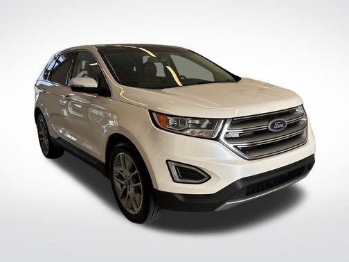 White Platinum Metallic Tri-Coat 2017 Ford Edge Titanium