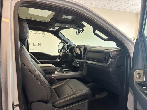 Star White Metallic Tri-Coat 2025 Ford F-150 XLT