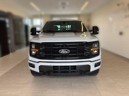 Star White Metallic Tri-Coat 2025 Ford F-150 XLT