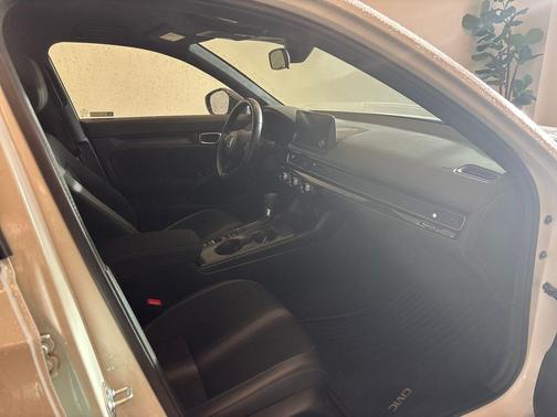 Platinum White Pearl 2024 Honda Civic Sport