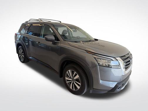 Gun Metallic/Super Black 2023 Nissan Pathfinder SL FWD
