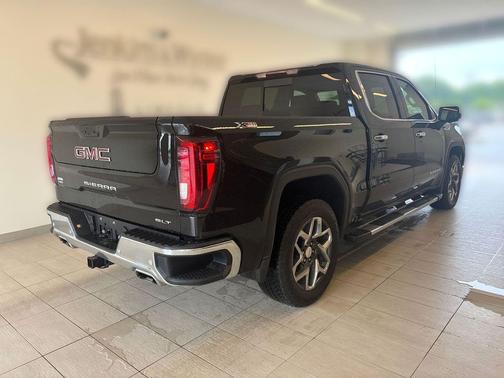 Onyx Black 2025 GMC Sierra 1500 SLT