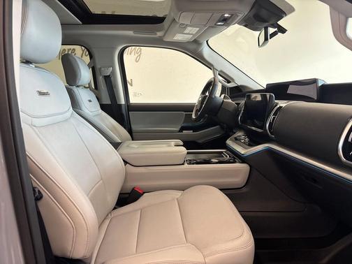 Glacier Gray Metallic TriCoat 2025 Ford Expedition Max Platinum