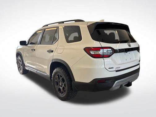 Platinum White Pearl 2025 Honda Pilot TrailSport