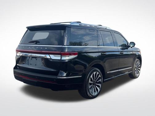 Infinite Black Metallic Clearcoat 2023 Lincoln Navigator Reserve