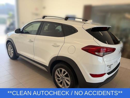 Dazzling White 2017 Hyundai TUCSON SE Plus