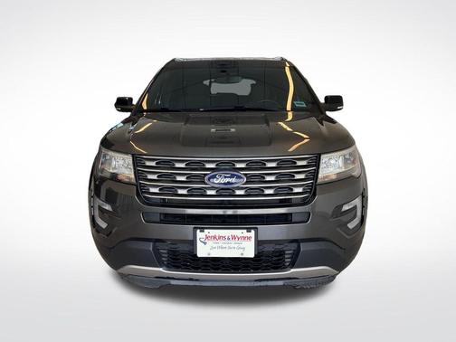 Magnetic Metallic 2017 Ford Explorer XLT