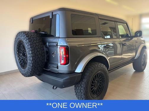 Carbonized Gray Metallic 2025 Ford Bronco Badlands
