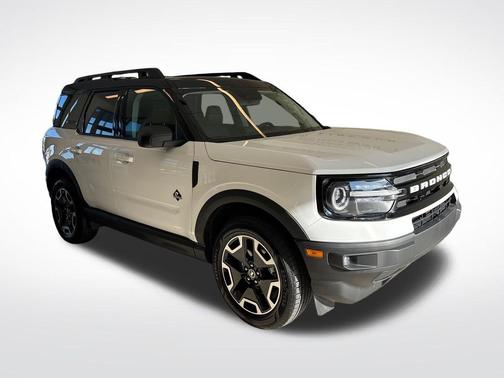 Oxford White 2023 Ford Bronco Sport Outer Banks