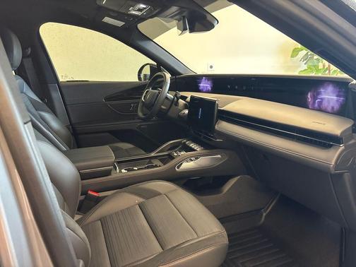 Lustrous Gray Metallic 2025 Lincoln Nautilus Reserve