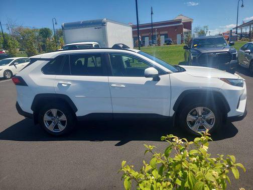 Ice Cap 2023 Toyota RAV4 XLE