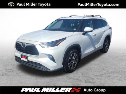 Wind Chill Pearl 2023 Toyota Highlander XLE
