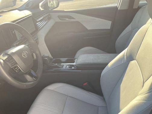Wind Chill Pearl 2026 Toyota Camry XLE