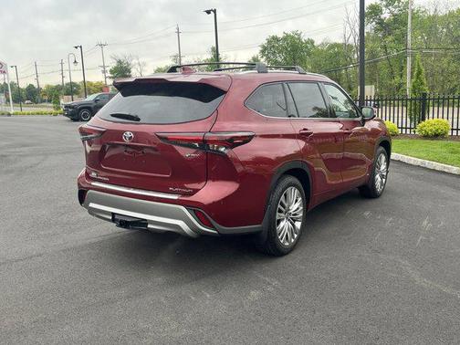 Ruby Flare Pearl 2026 Toyota Highlander Hybrid Platinum