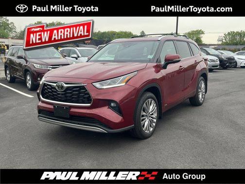 Ruby Flare Pearl 2026 Toyota Highlander Hybrid Platinum