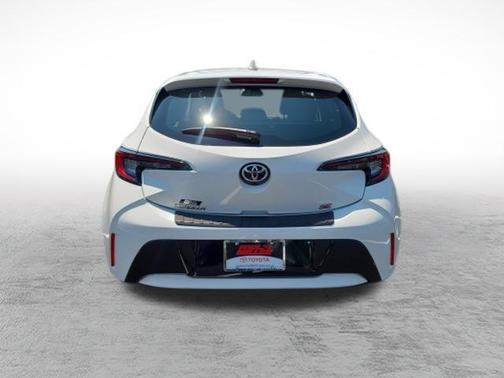 Ice Cap 2023 Toyota Corolla SE