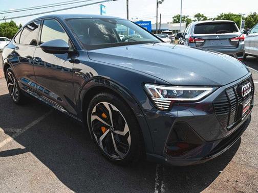 2022 Audi e-tron S line Premium