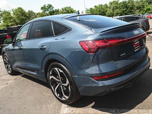 2022 Audi e-tron S line Premium