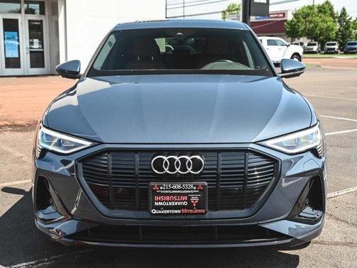 2022 Audi e-tron S line Premium
