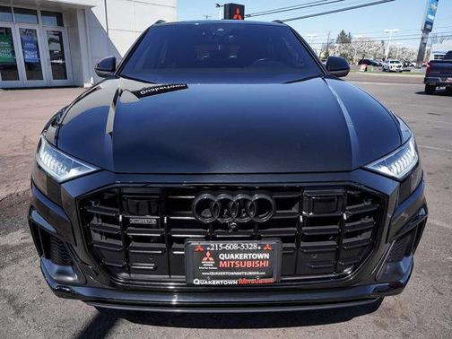 Mythos Black Metallic 2023 Audi Q8 55 Premium Plus