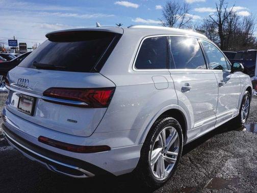 2023 Audi Q7 55 Premium