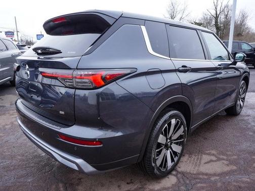 2026 Mitsubishi Outlander SE