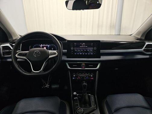 2025 Volkswagen Taos 1.5T SEL