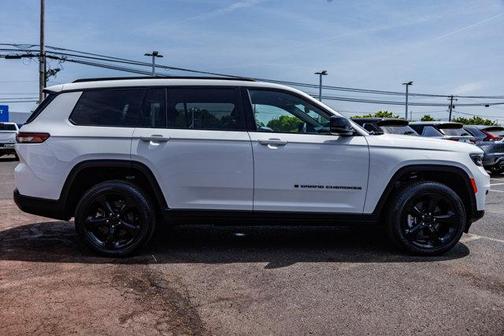 2022 Jeep Grand Cherokee L Laredo