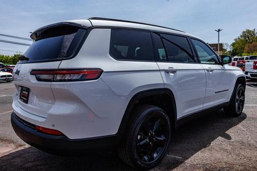 2022 Jeep Grand Cherokee L Laredo