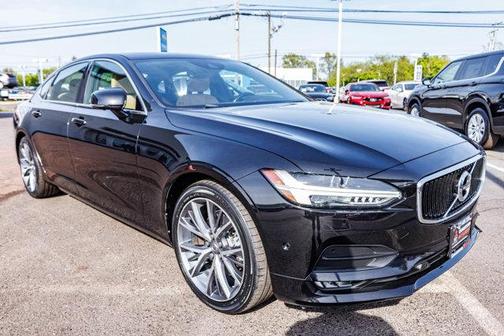2018 Volvo S90 T5 Momentum