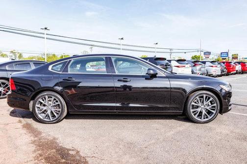 2018 Volvo S90 T5 Momentum