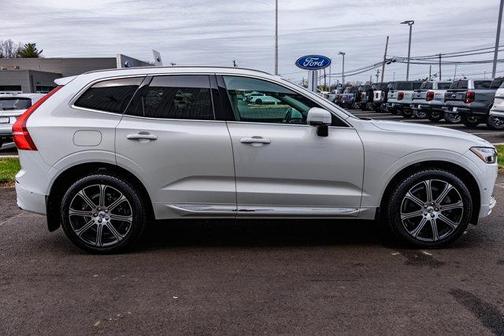 2018 Volvo XC60 Recharge Plug-In Hybrid T8 Inscription