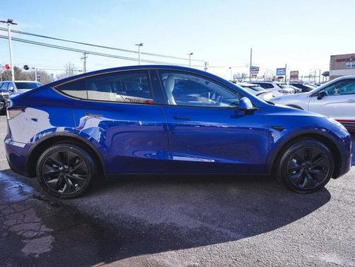 2025 Tesla Model Y Long Range