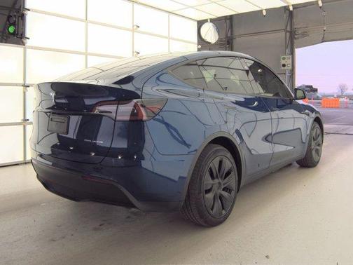 2025 Tesla Model Y Long Range