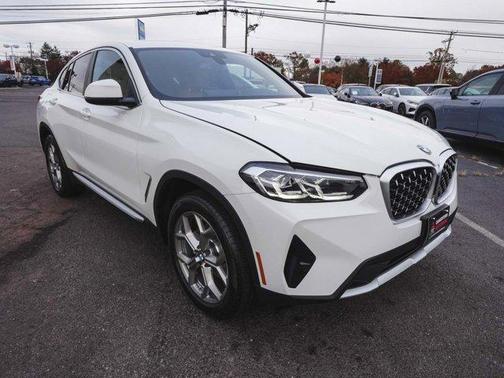 2025 BMW X4 xDrive30i