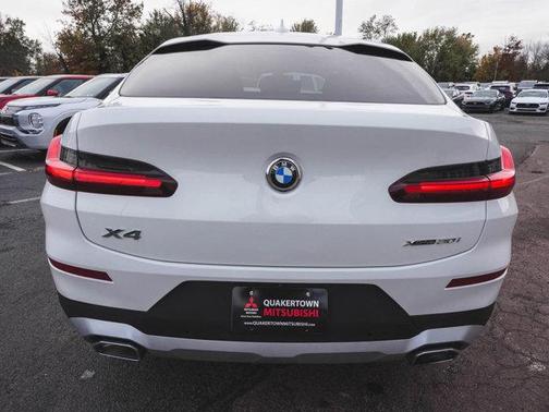 2025 BMW X4 xDrive30i