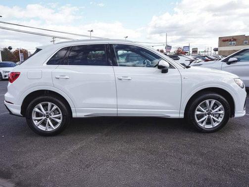 2025 Audi Q3 45 S line Premium