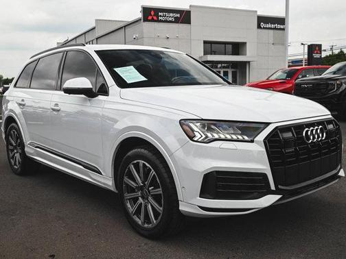 2023 Audi Q7 45 Premium Plus