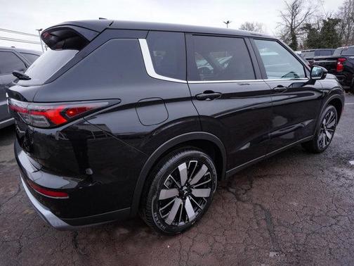 2026 Mitsubishi Outlander SE