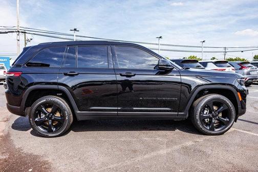 2022 Jeep Grand Cherokee Altitude