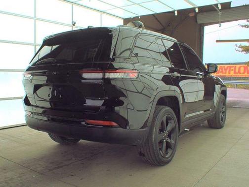 2022 Jeep Grand Cherokee Altitude