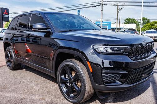 2022 Jeep Grand Cherokee Altitude